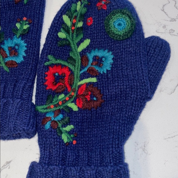 Anthropologie embroidery wool mittens - Picture 2 of 5